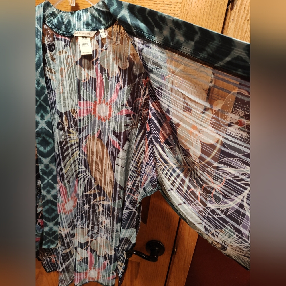EUC Soft Surroundings Laurus Topper, Floral Kimono-style Cover Up, Navy/Aqua - Picture 4 of 8